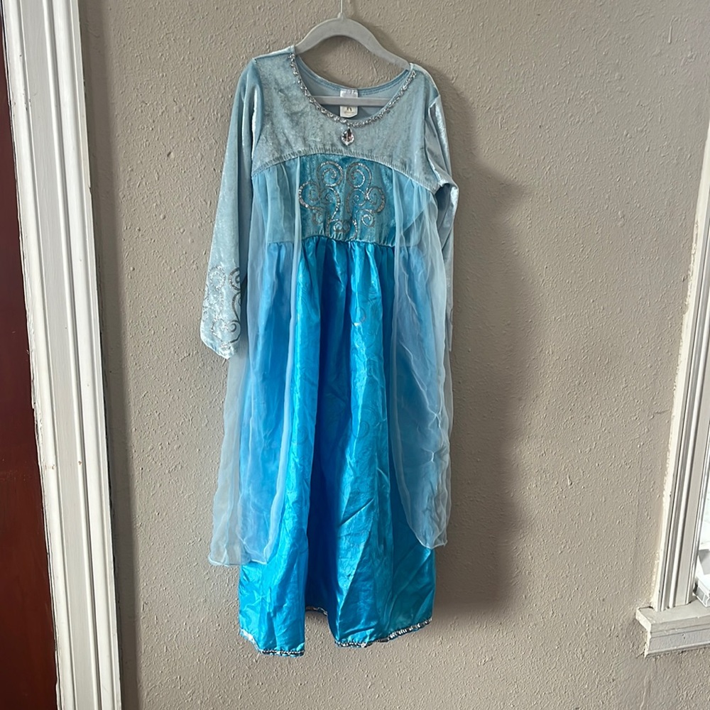 Deluxe ice princess $10 sz 5-7